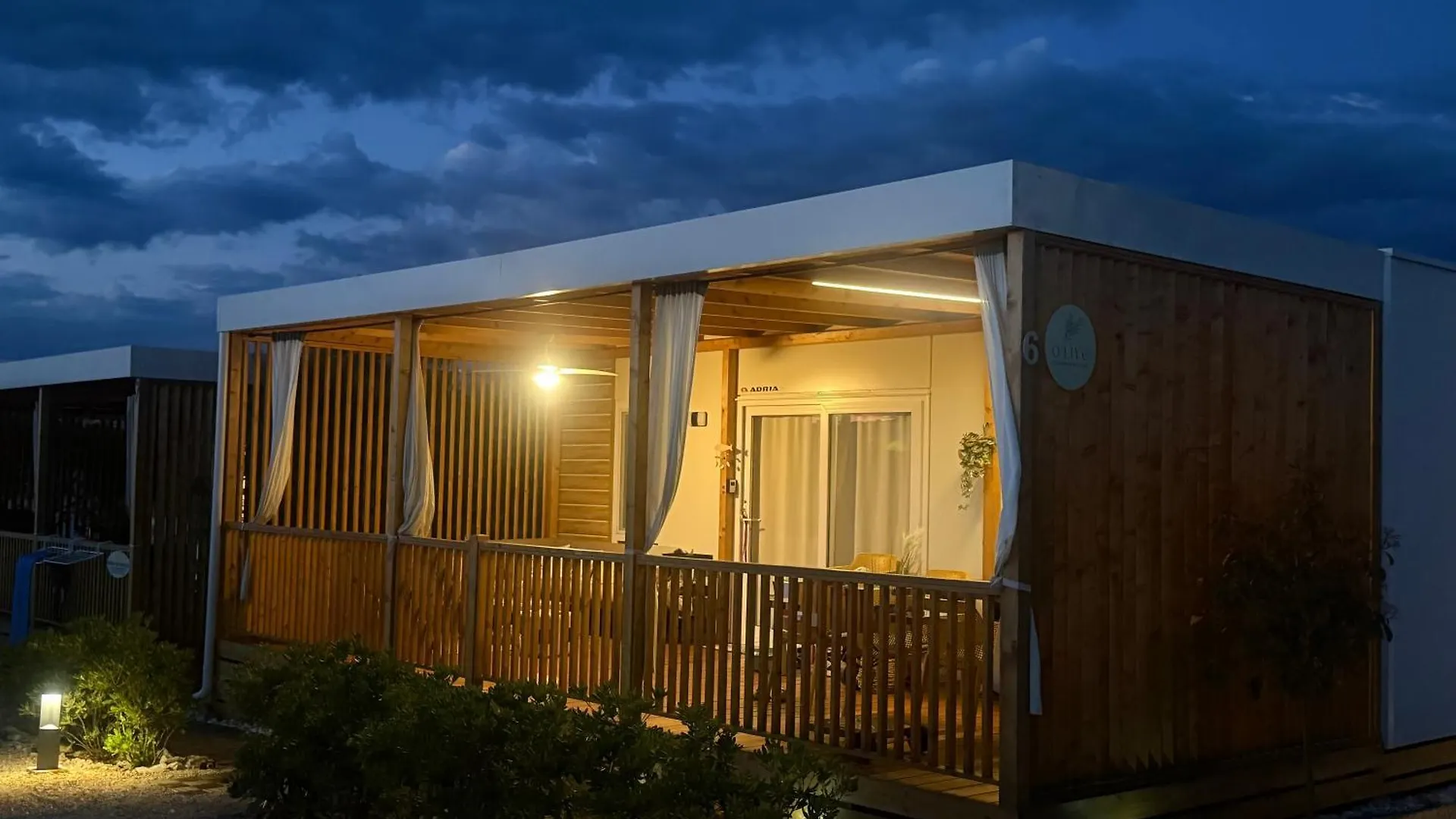 Kamp alanı O'Live Premium Mobile Home Drage
