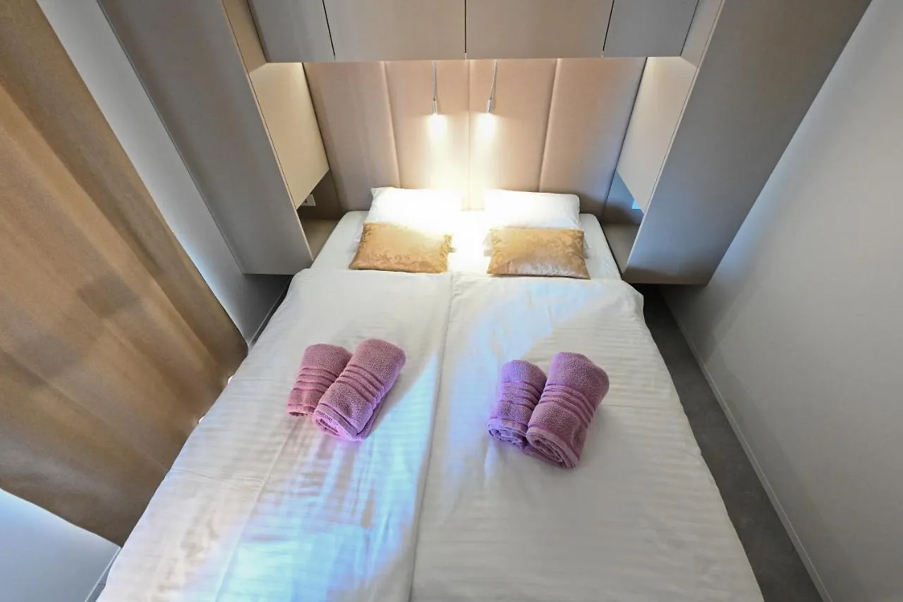 Campsite O'Live Premium Mobile Home Drage Croatia